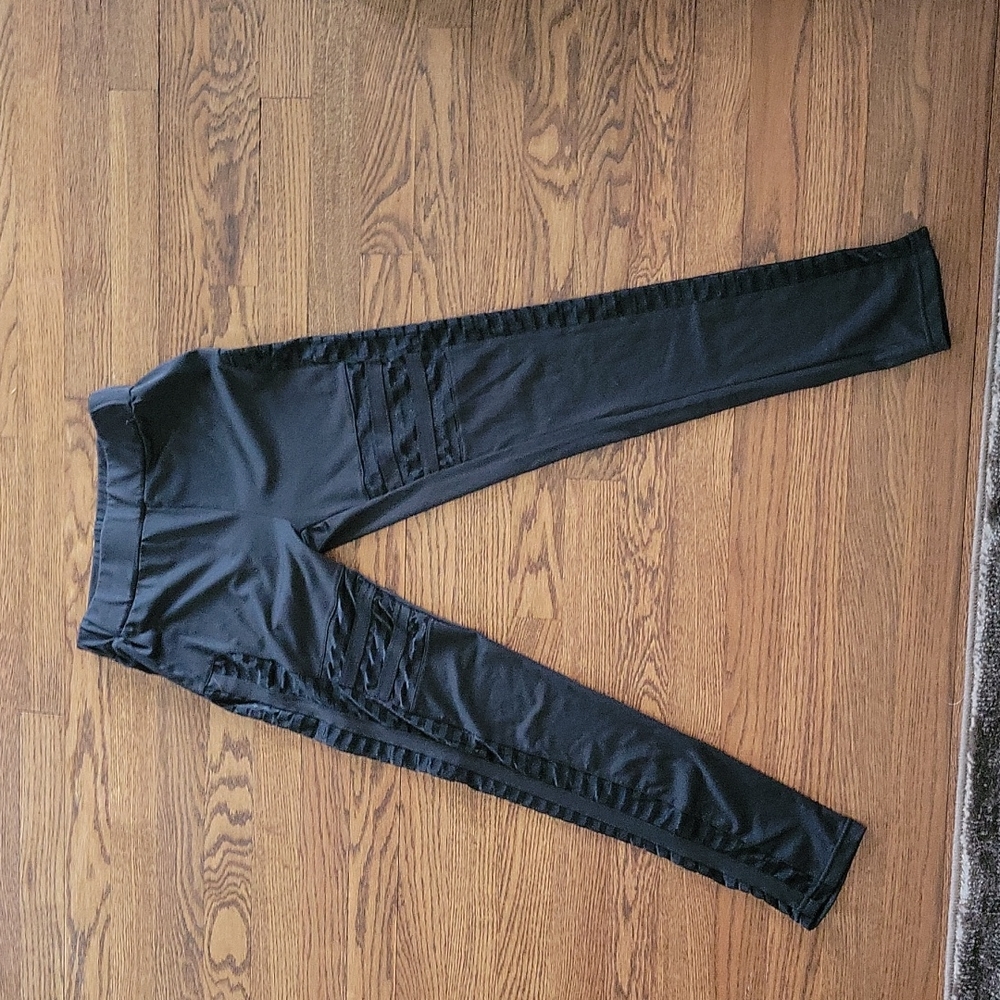Poof Leggings